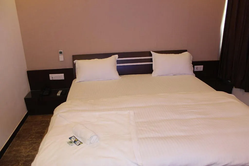 Oyo 4210 Hotel Sunway Inn Agra  2*, Agra (Uttar Pradesh) India