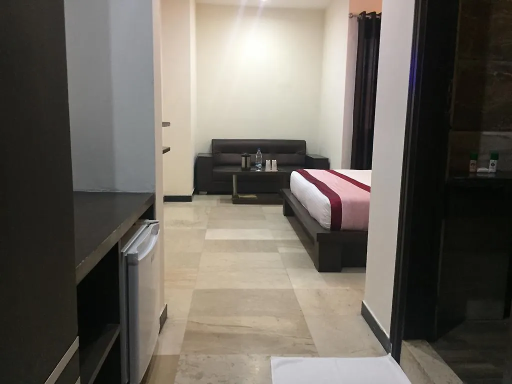 **  Oyo 4210 Hotel Sunway Inn Agra  India