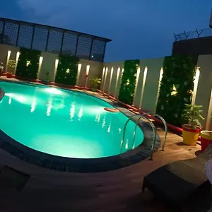 Surasena Regal Vista Agra Отель