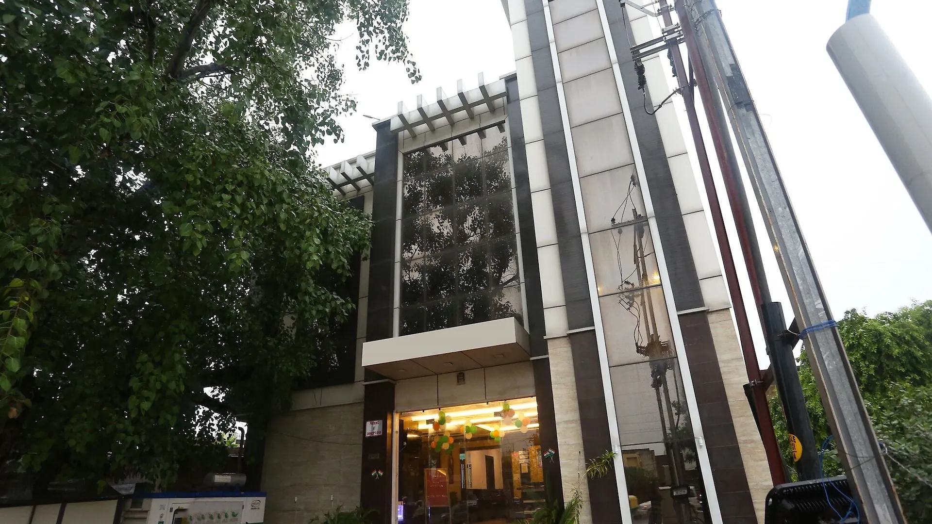 Oyo 4210 Hotel Sunway Inn Agra  Agra (Uttar Pradesh)